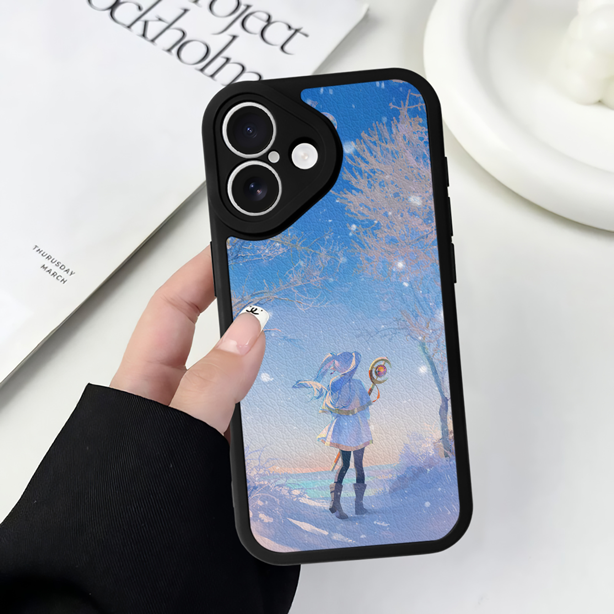 （画像用） 葬送のフリーレン Frieren 【iPhone 16シリーズ対応】シリコンスマホケース（レザー調） 材質：シリコン